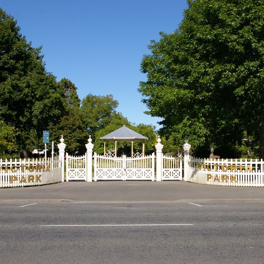 Band Rotunda and Domain Gates