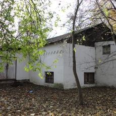 Служебный корпус у Передних ворот — первый корпус на Псарном дворе (Измайлово)