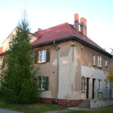 Wohnhaus und Nebengebäude (Einzeldenkmal zu ID-Nr. 09209731) Parkstraße 5