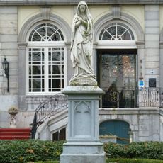 Bloemendal Castle: Maria statue