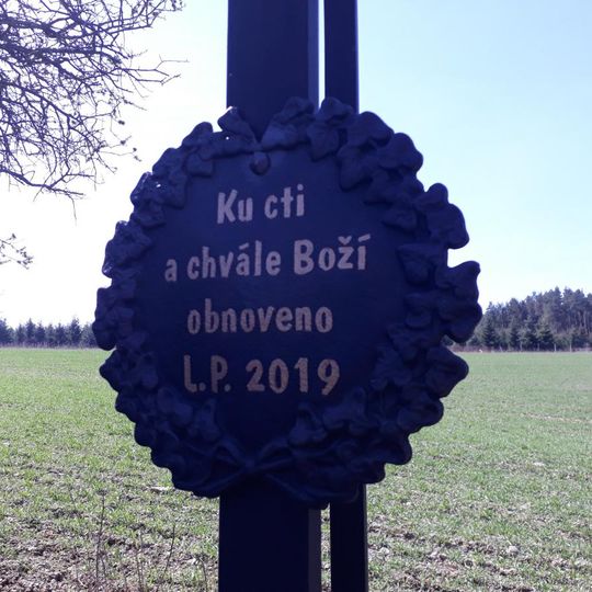 Kříž severně od Hluboké