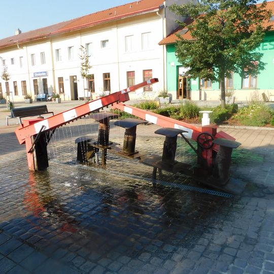 Železniční fontána před nádražím v Otrokovicích