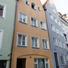 Wohn- und Geschäftshaus