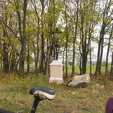 Kříž u cesty na Dehtáře