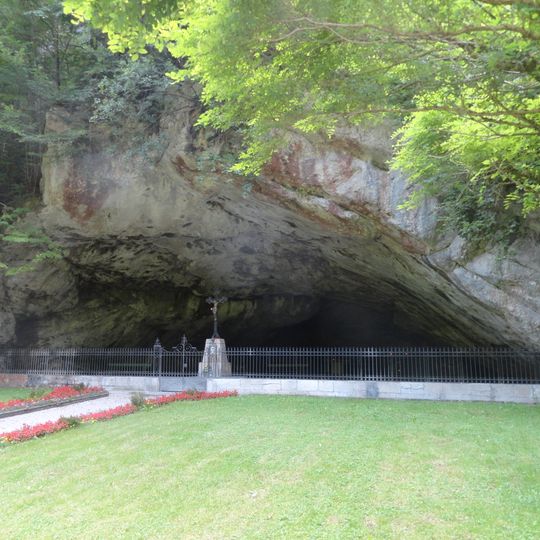 Cave of Sainte-Colombe, archaeological site of the Bronze Age, the Roman period and the Middle Ages