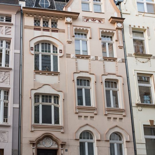 Alexanderstraße 8