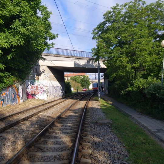 Most židenicko-slatinské železniční spojky přes Nezamyslovu ulici