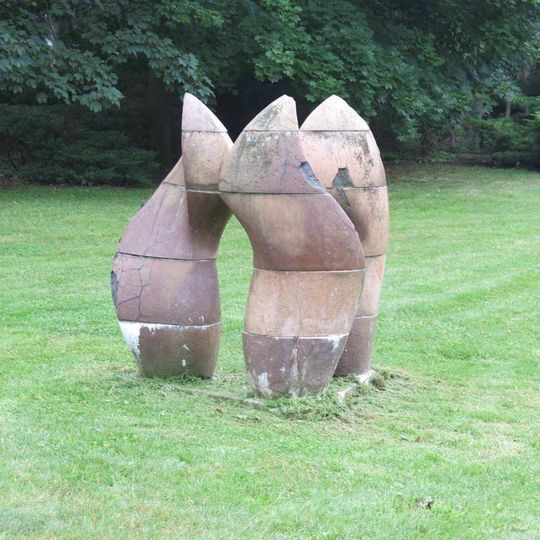 Keramická plastika Plameny v parku Severní Terasa v Ústí nad Labem