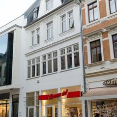 Wohn- und Geschäftshaus in geschlossener Bebauung Innere Schneeberger Straße 7