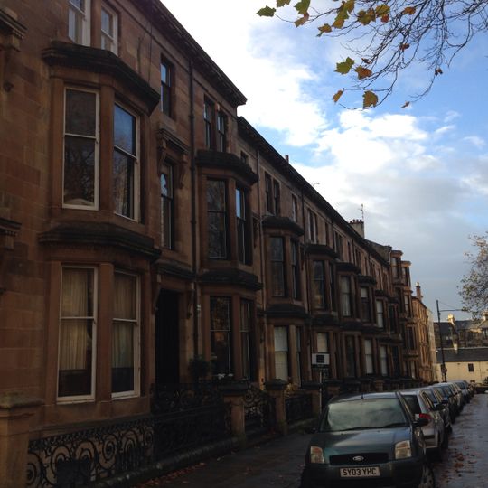 44 Athole Gardens, Glasgow