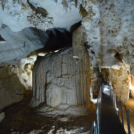 Corbeddu Cave