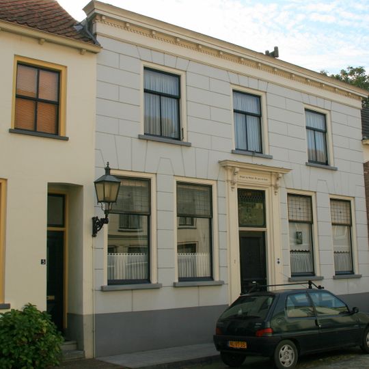 Rodeheldenstraat 7, Buren