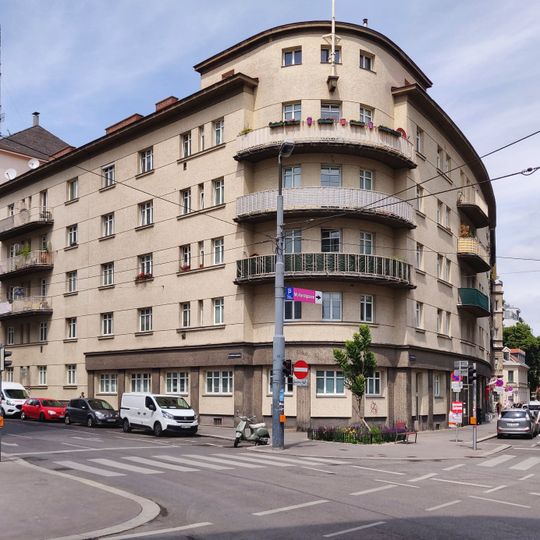Gemeindebau Mollardgasse 28
