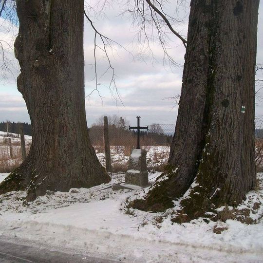 Kříž u silnice mezi Vranovem a Pivoní