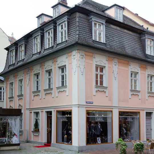 Wohn- und Geschäftshaus