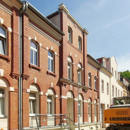 Mietshaus in geschlossener Bebauung Albertstraße 9