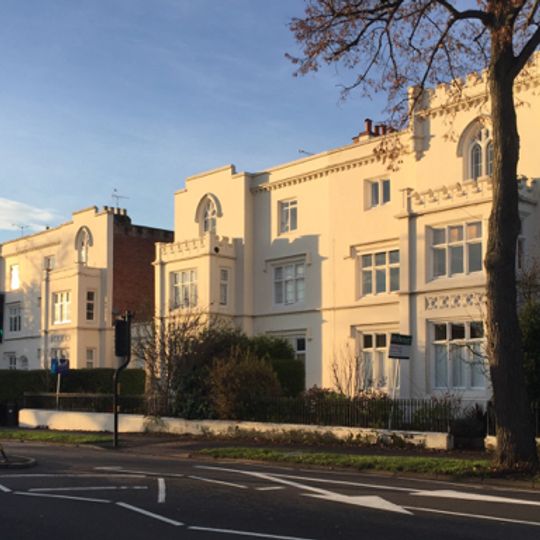 34-40, Warwick Place