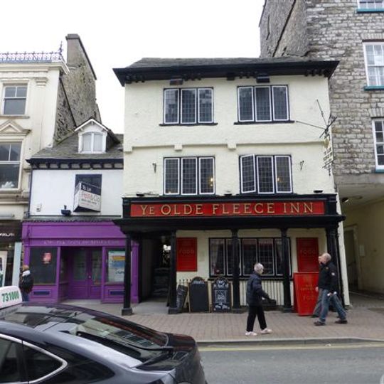 Fleece Inn And Yard Entrance