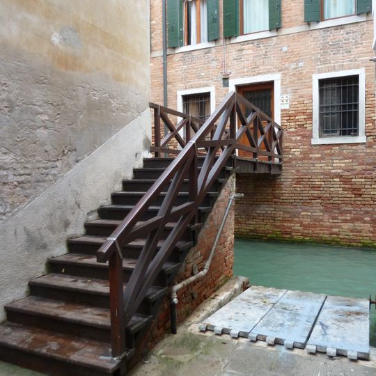 Pont privé sur le rio de la Racheta