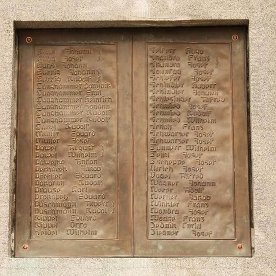 Pamětní desky v Červené Vodě na hřbitovní bráně