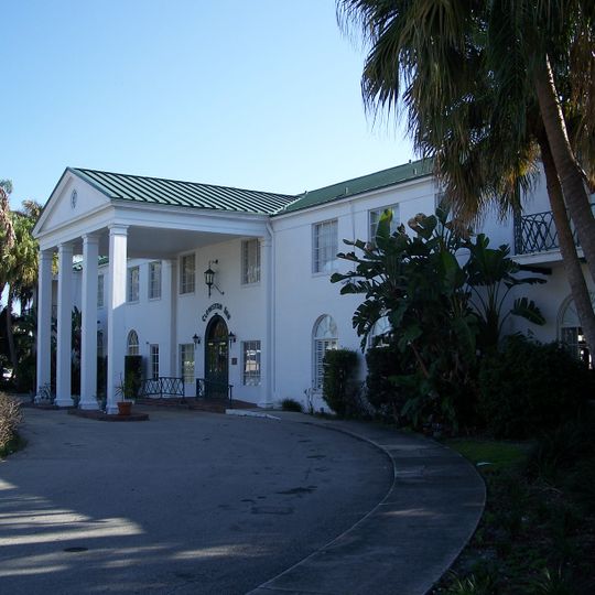 Clewiston Inn