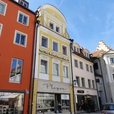 Wohn- und Geschäftshaus