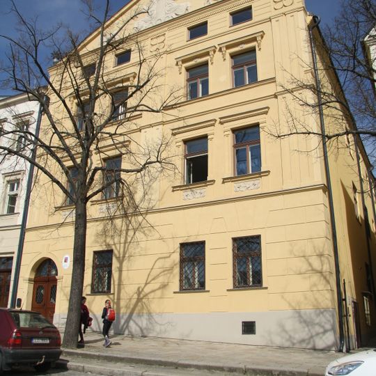 Masarykovo náměstí 16