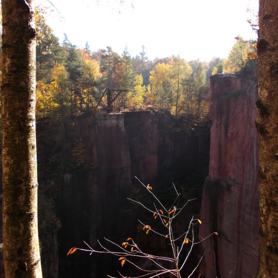 Mühlsteinbruch Rochlitzer Berg, nahe Mühlsteinbruch und Mühlsteinweg