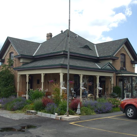 William James and Edna Cordner House