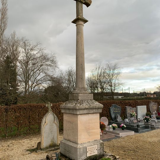 Cemetery cross of Saint-Jean-sur-Veyle