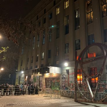 Kluby i dyskoteki: świątynie muzyki elektronicznej, tańca i kultury techno