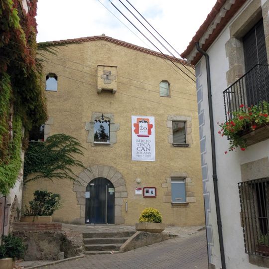 Biblioteca Can Milans