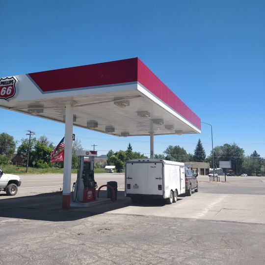 Clay's 66 B Store