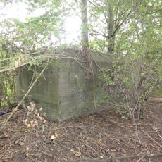 Twee betonnen kazematten van het B 270a-type