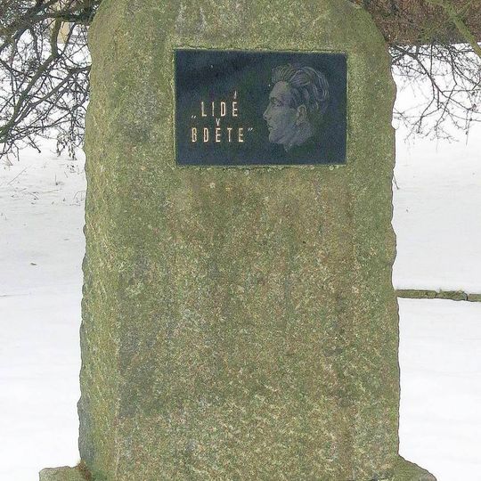 Pomník Julia Fučíka v parčíku na Masarykově ulici na Bukově