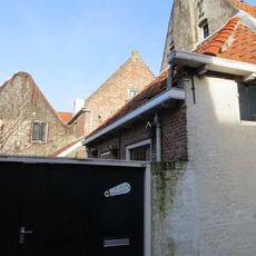 Woonhuis van begane-grond met schilddak, waarin dakvenster