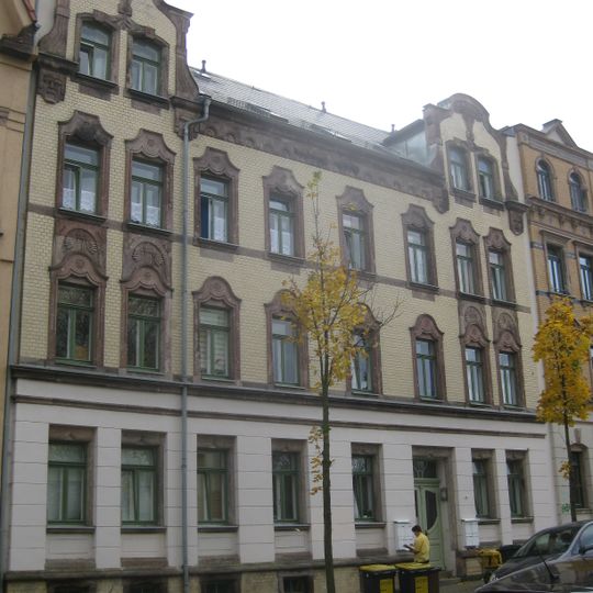 Mietshaus in geschlossener Bebauung Albrechtstraße 4