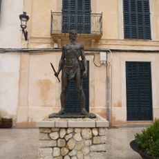 Statue