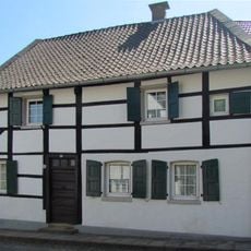 Schlossstraße 25