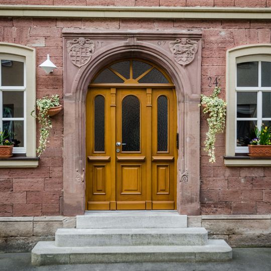 Zwei Renaissanceportale