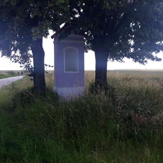 Kaplička jižně od Dynína