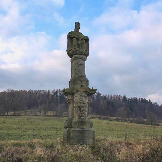 Sousoší svaté trojice v Jakubovicích u polní cesty