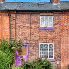 Rose cottage (No. 1, Rose Cottages), with walled and railed forecourt