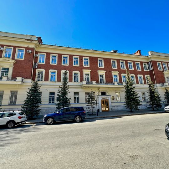 Мөштәри урамы, 9