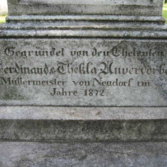 Boží muka před kaplí Navštívení Panny Marie v Rýmařově