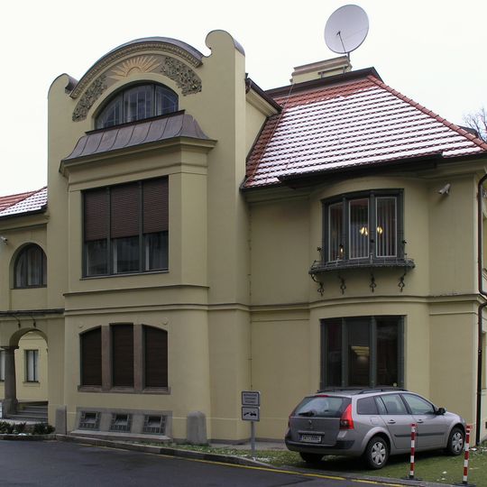 Strojírny - Ringhofferova továrna, z toho jen: správní bud. čp. 20, uliční průčelí fasád dvou výrobních hal čp. 233 do Plzeňské ulice