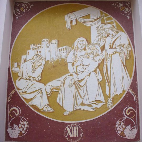 Kaplička XIII. zastavení křížové cesty u kostela v Mařenicích