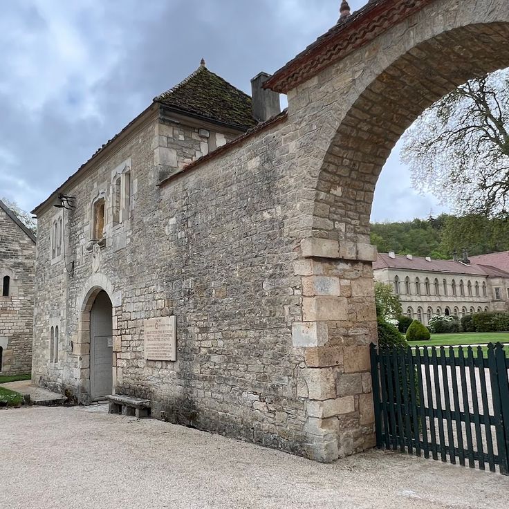 Porterie Abbaye de Fontenay