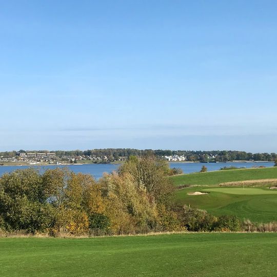 Pro1Golf Entertainment Center