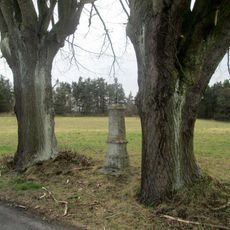 Kříž severně od Nalžovských Hor u Hřebenů